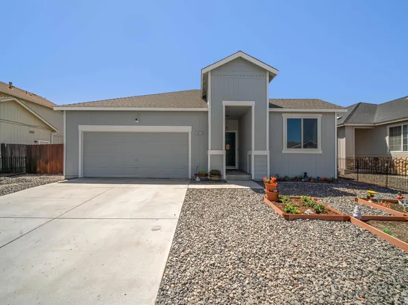 1411 Shadow Ln, Fernley, NV 89408