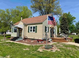 8 E South St, Marshalltown, IA 50158