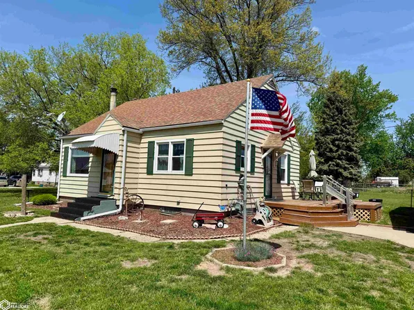8 E South St, Marshalltown, IA 50158