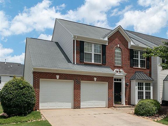 2nd image of 215 Cherub Ct