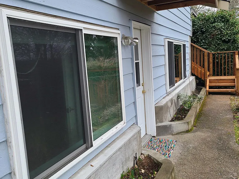 10502 Victory Ln NE #B — Photo 33