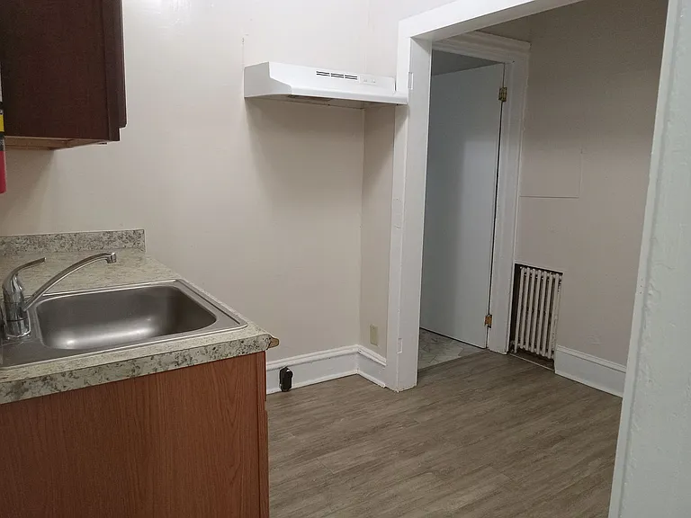 52 N Pearl St — Photo 7