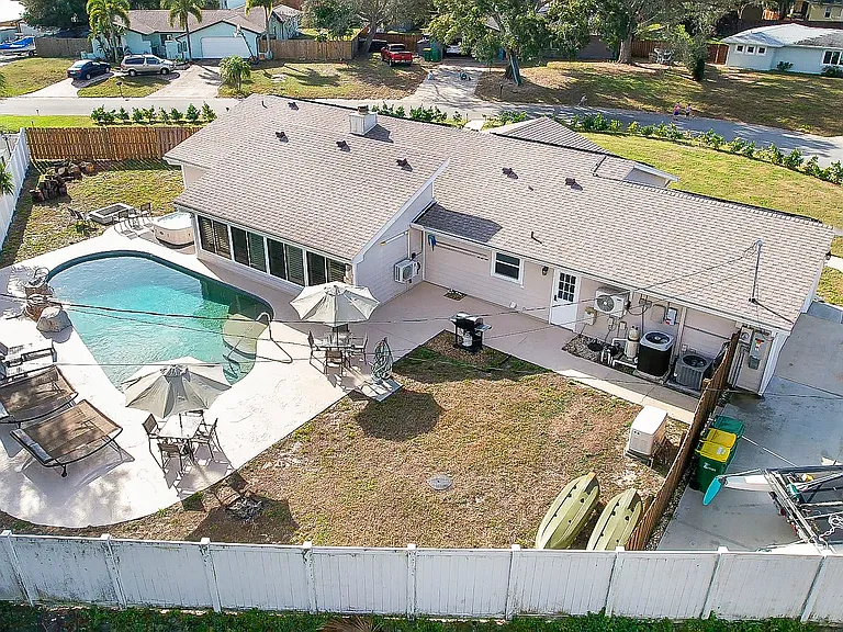 1260 Leslie Dr — Photo 36
