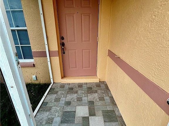 4th image of 2916 NE 7th Ave