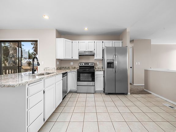 5th image of 2450 W Hardrock Dr