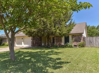 711 Running Creek Dr, Arlington, TX 76001