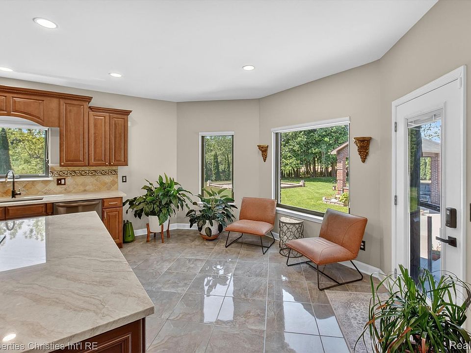 6223 Valleyfield Dr, photo 18
