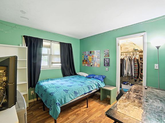 5th image of 13911 Windemere Dr NW