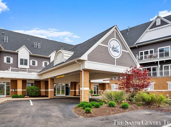 917 W Savidge St Unit 4, Spring Lake, MI 49456