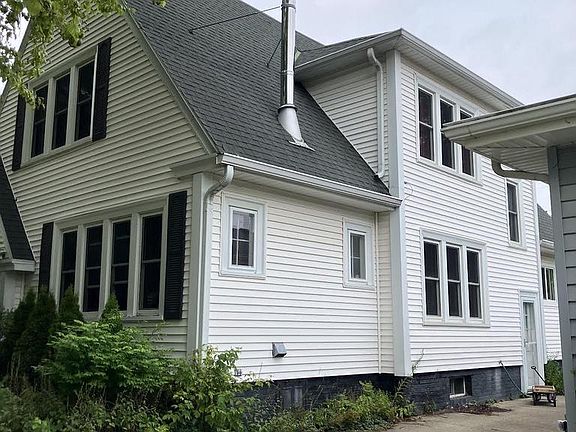 2nd image of 704 William STREET