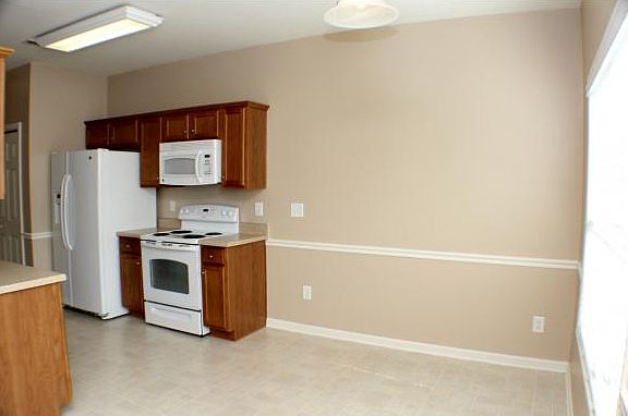 5th image of 70 Slate Ct