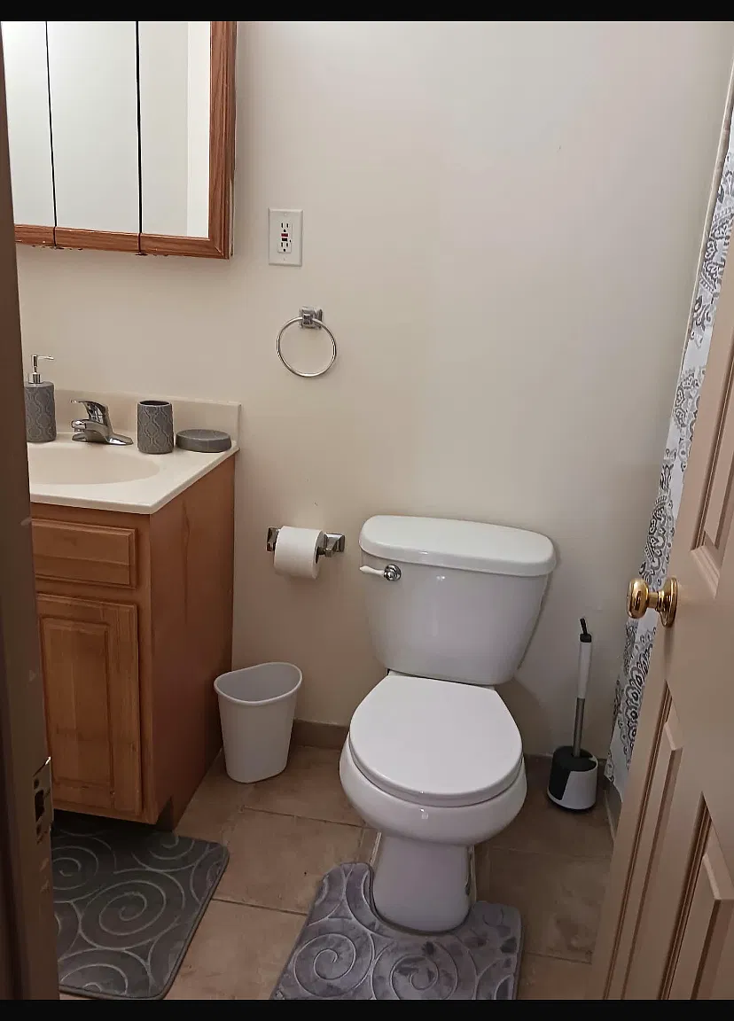 3 bed, 2288 sqft, $4,000 — Photo 3
