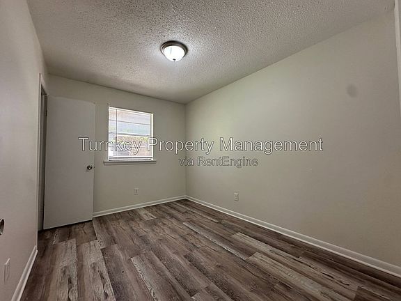 5th image of 4112 Elam St