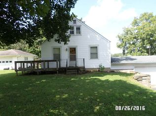 708 N Sterling Ave, Veedersburg, IN 47987
