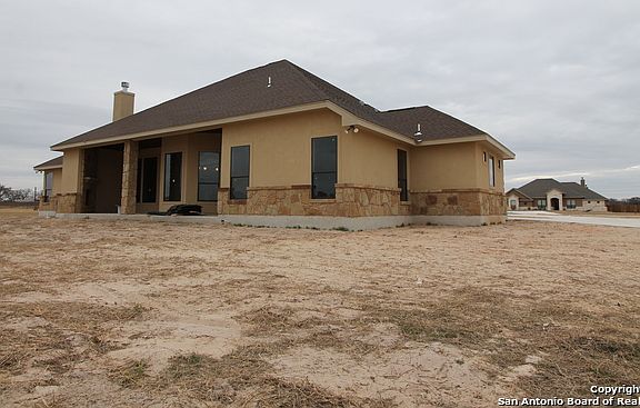 3rd image of 108 Caylea Dr