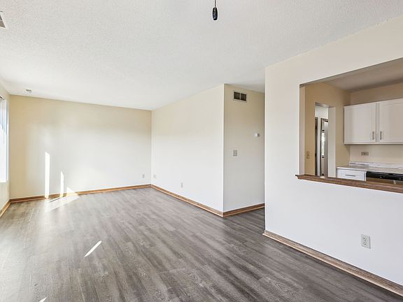 2nd image of 13312 Parkwood Dr #203