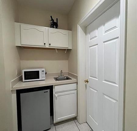4th image of 8364 Mulligan Cir Unit B
