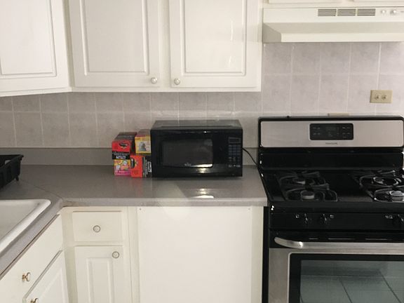 4th image of 8018 S Hoyne Ave APT 20
