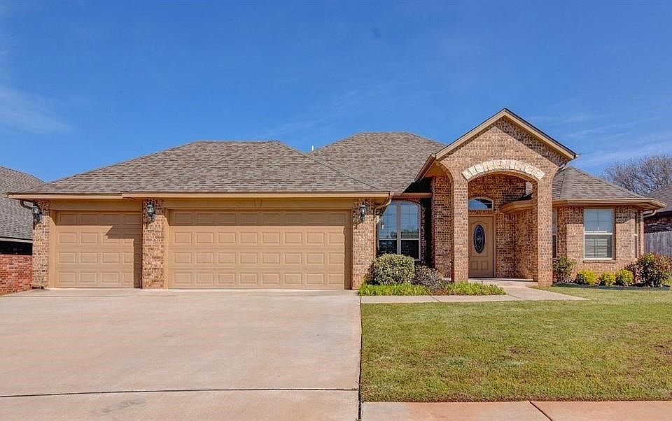 2705 Summit Terrace Dr  - Your New Home