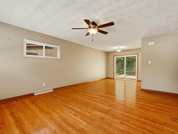5th image of 2725 N Terrace Ave
