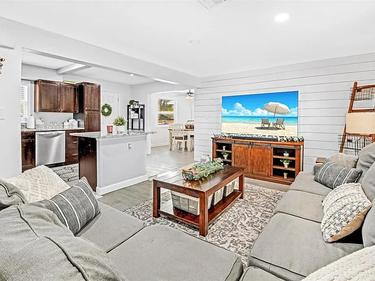 1830 30th Ln SW — Photo 4