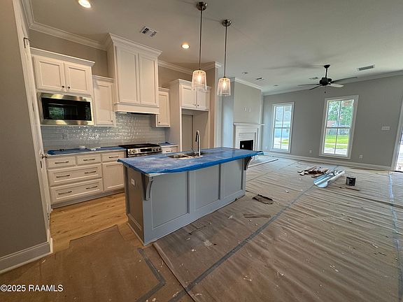 5th image of 505 Traditions Dr
