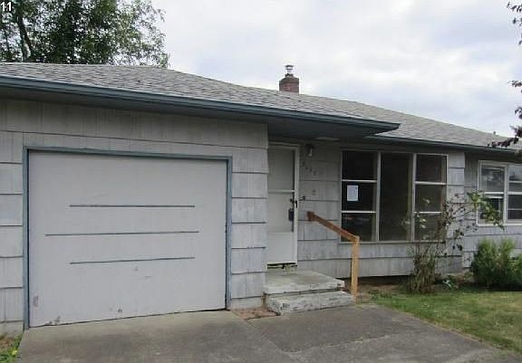 2nd image of 3615 Thompson Ave