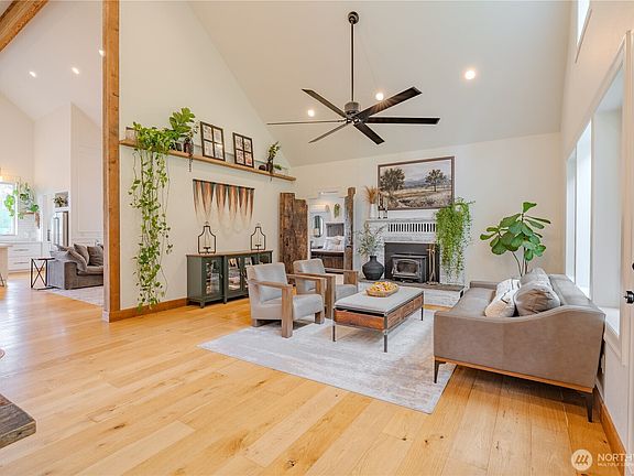 4th image of 10417 NE 299th Street