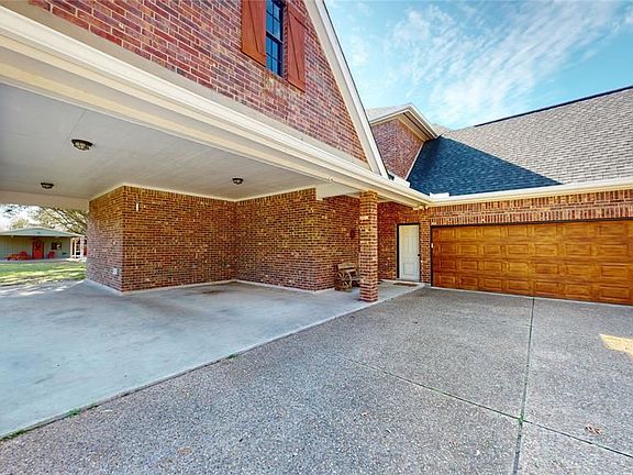 2nd image of 32833 Pecan Hill Dr
