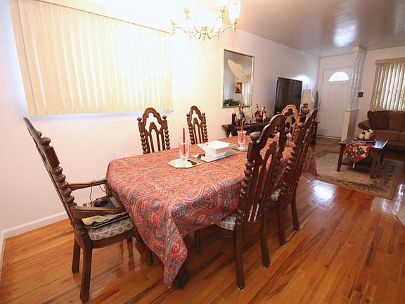 5th image of 36 Bowling Green Pl