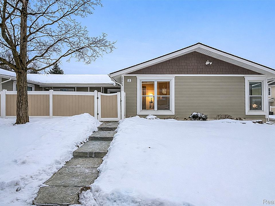 1st image of 39615 Village Wood Ln