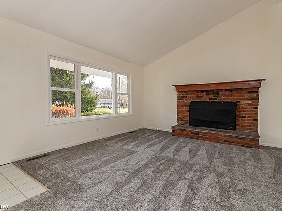 3rd image of 12906 Cherry Ln
