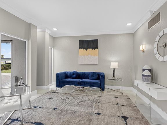 4th image of 7754 Lakeside Boulevard #476