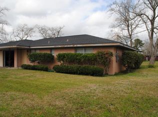 817 Kadera Rd, Angleton, TX 77515