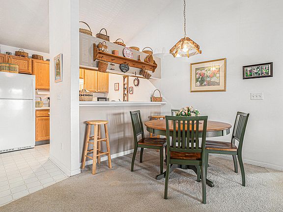 5th image of 344 Westbrook Ct