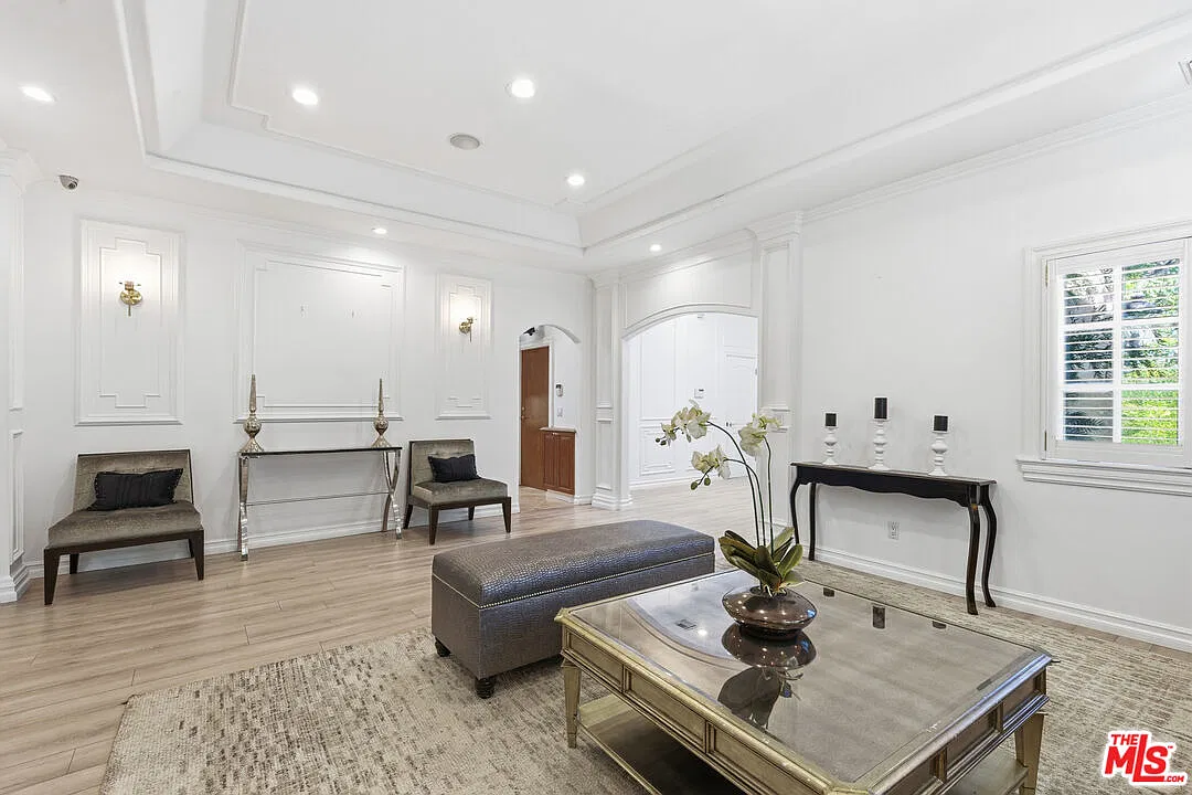 4 bed, 3.0 bath, 3132 sqft, $8,900 — Photo 4