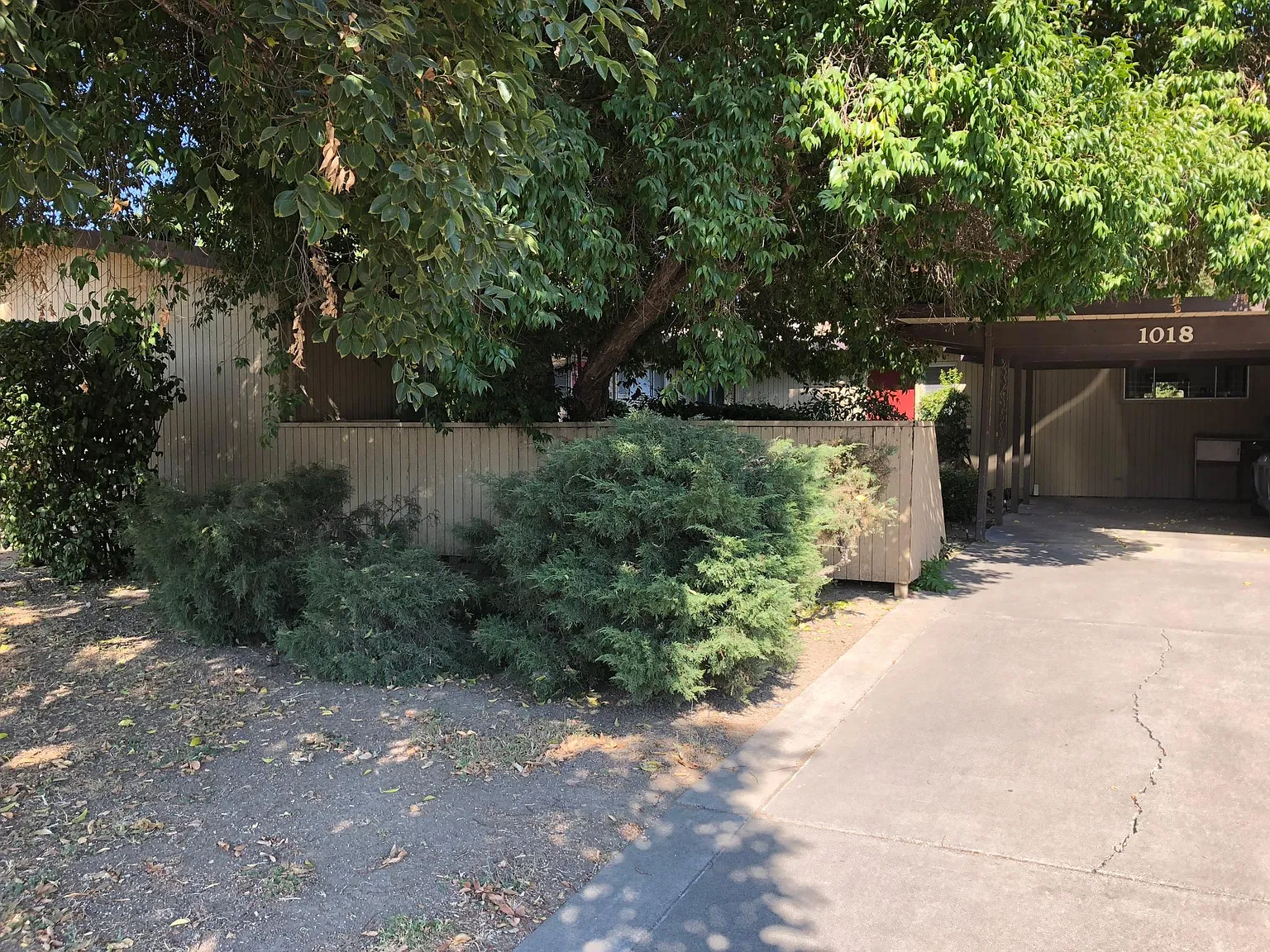 2 bed, $1,900 — Photo 2