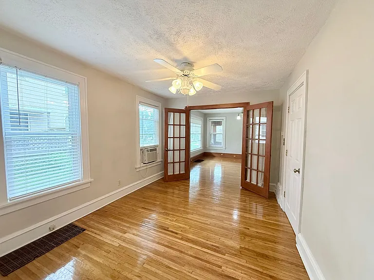 310 E Locust St — Photo 8