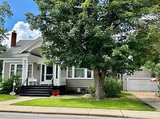 33 Oak St, Springvale, ME 04083