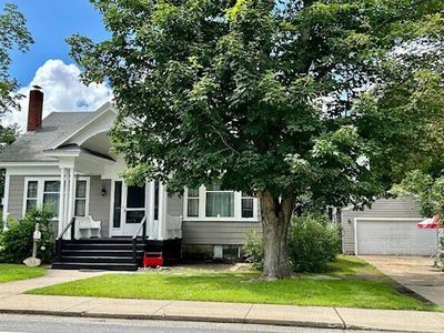 33 Oak Street, Springvale, ME, 04083