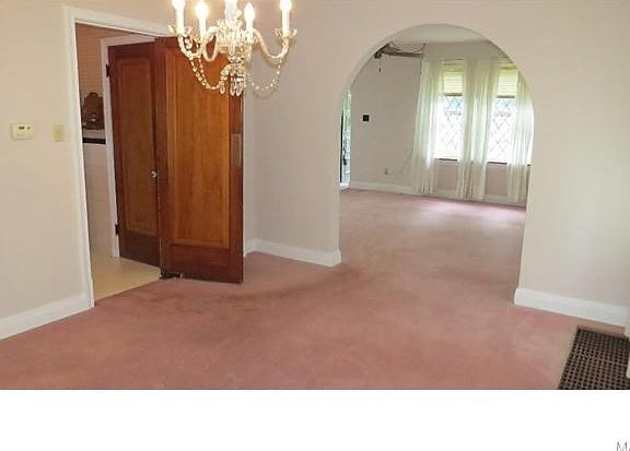 4th image of 4059 Parker Ave