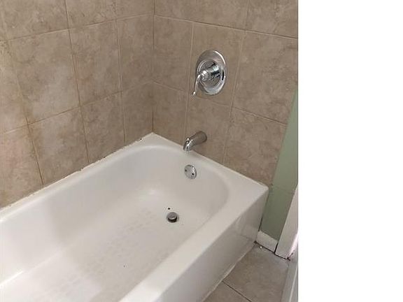 5th image of 2946 W Lexington St #2