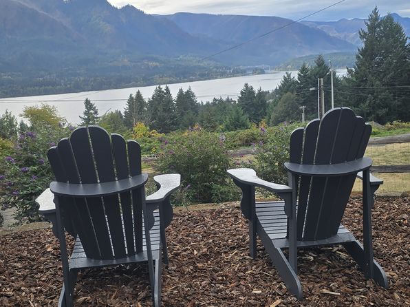 320 NE Wisteria Way #B