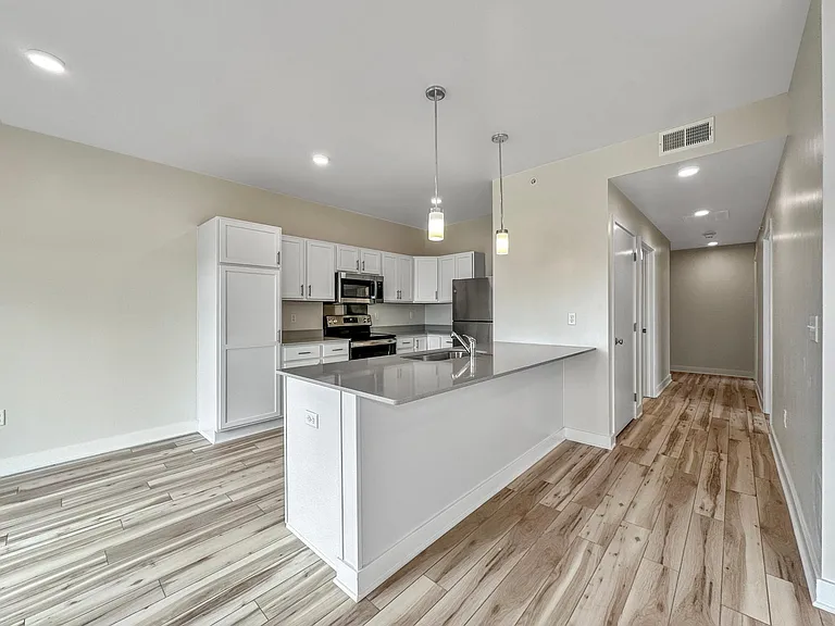 Stratford Pointe — Photo 98