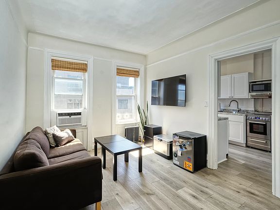 4th image of 407 Keap St APT 23
