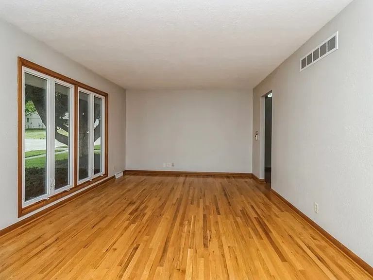 1001 W Boston Ave — Photo 11