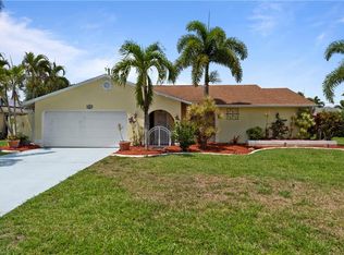 427 SW 38th Ter, Cape Coral, FL 33914