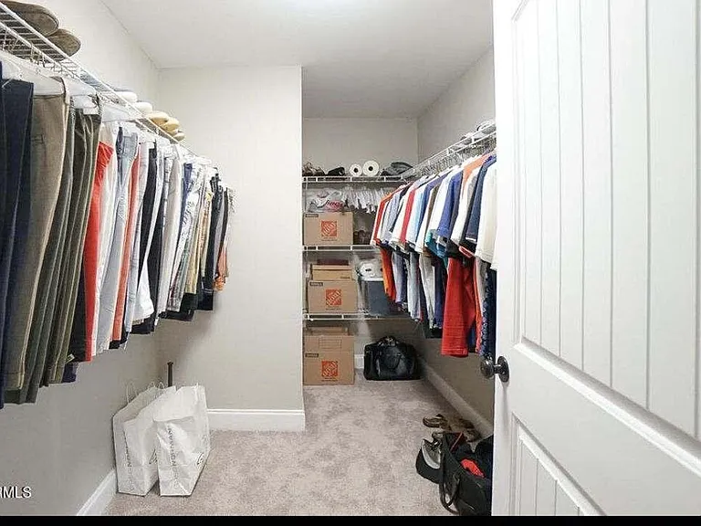 209 Holton Rd — Photo 7