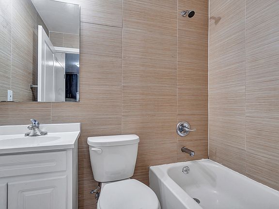 5th image of 415 Gates Ave APT 3-F