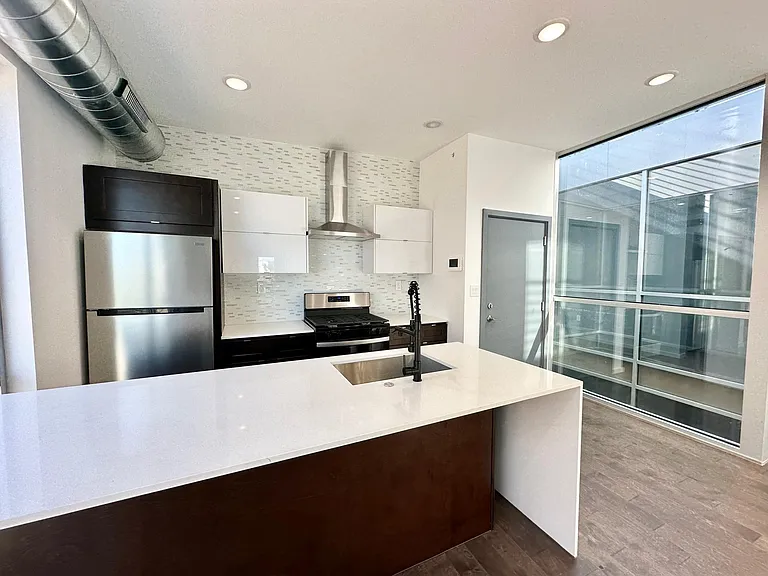 2059 Germantown Ave #9 — Photo 6